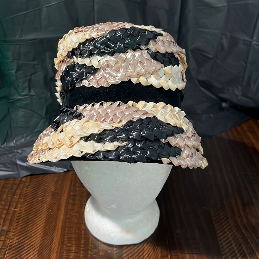 Vintage multicolored straw hat